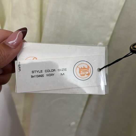 Men’s linen ivory colored shirt, size medium - Picture 2 of 3